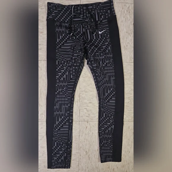 Nike Dri-FIT Leggings - Picture 2 of 3